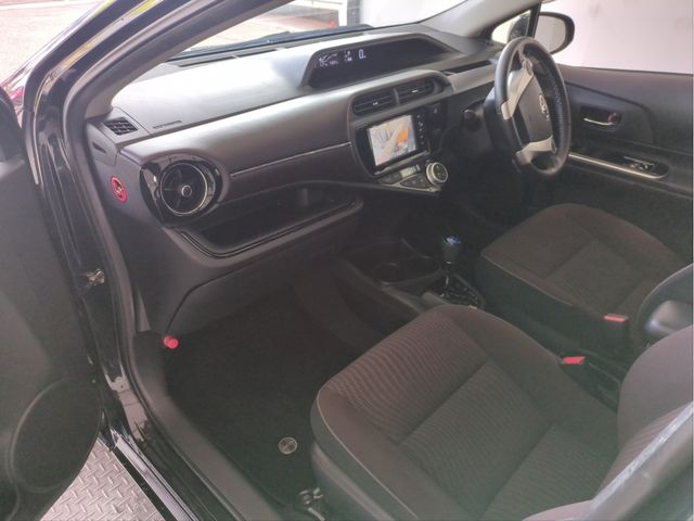 TOYOTA AQUA 2015 Image 31