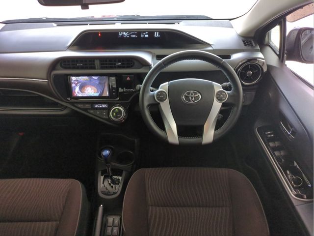 TOYOTA AQUA 2015 Image 31