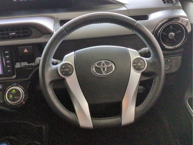 TOYOTA AQUA 2015 Image 31