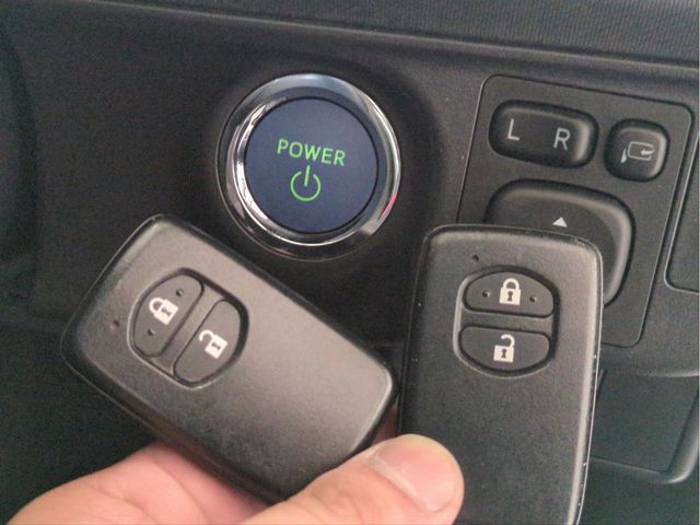 TOYOTA AQUA 2015 Image 31