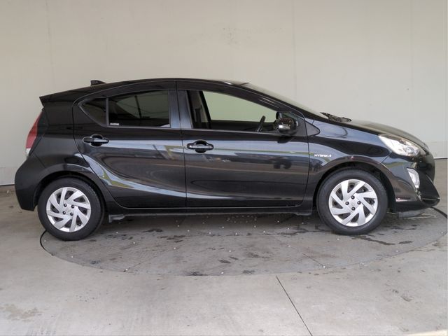 TOYOTA AQUA 2015 Image 31