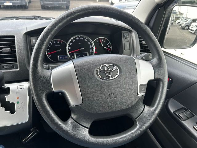 TOYOTA HIACE VAN 1.25T 2WD 2019 Image 31