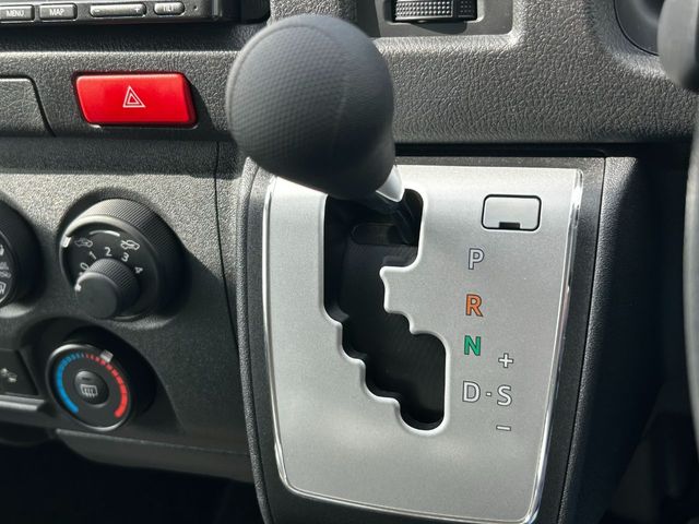 TOYOTA HIACE VAN 1.25T 2WD 2019 Image 31