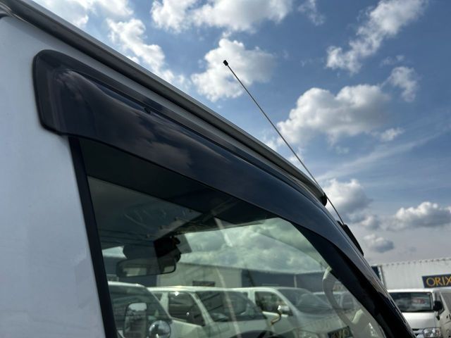 TOYOTA HIACE VAN 1.25T 2WD 2019 Image 31