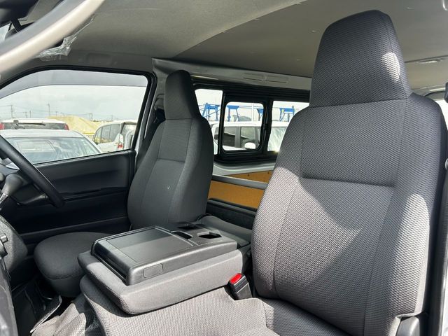 TOYOTA HIACE VAN 1.25T 2WD 2019 Image 31