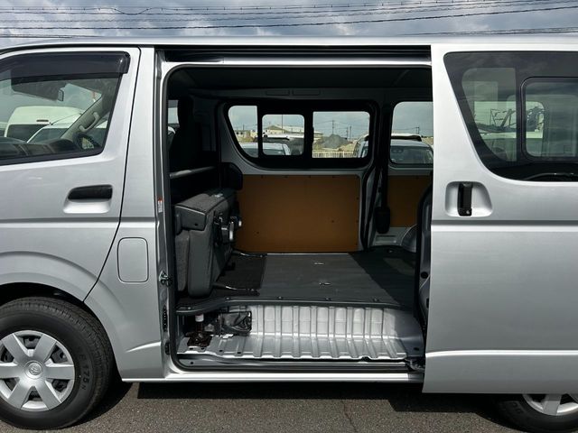 TOYOTA HIACE VAN 1.25T 2WD 2019 Image 31