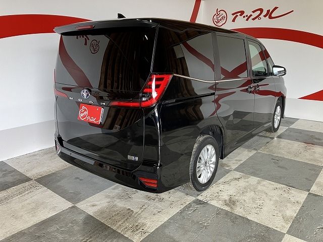 TOYOTA NOAH HYBRID 4WD 2024 Image 31
