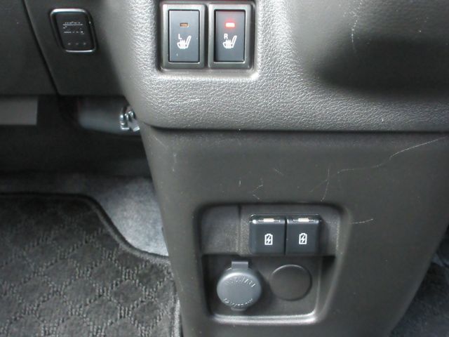 SUZUKI SPACIA 4WD 2023 Image 31