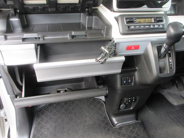 SUZUKI SPACIA 4WD 2023 Image 31