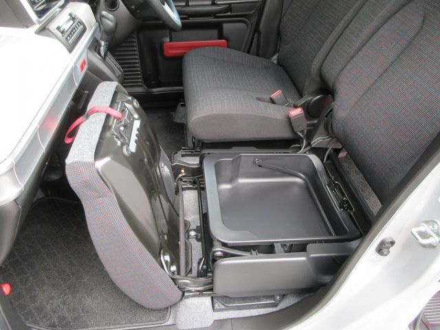 SUZUKI SPACIA 4WD 2023 Image 31