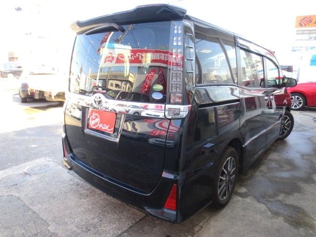 TOYOTA VOXY 2017 Image 31