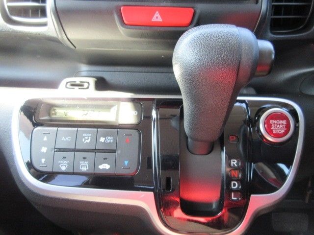 HONDA N BOX 2016 Image 31