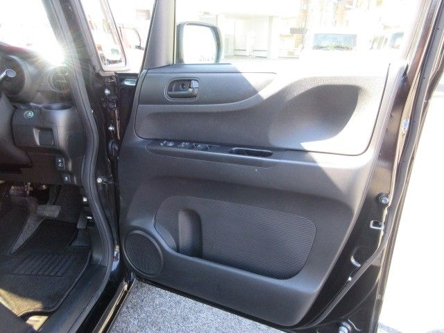 HONDA N BOX 2016 Image 31