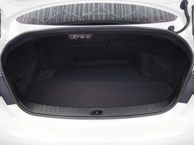 NISSAN SKYLINE HYBRID 4WD 2018 Image 31