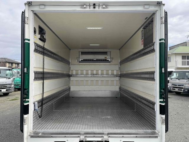 MITSUBISHI CANTER 2016 Image 31