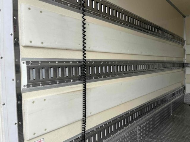 MITSUBISHI CANTER 2016 Image 31