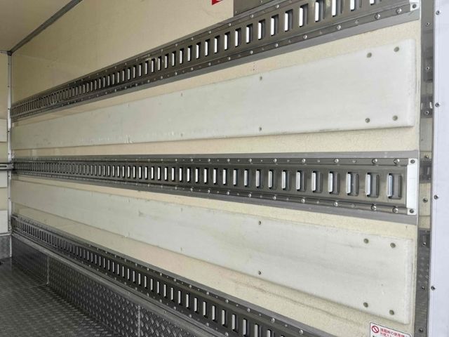 MITSUBISHI CANTER 2016 Image 31