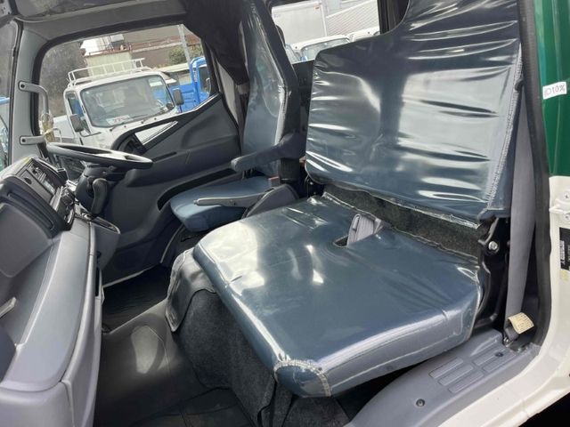 MITSUBISHI CANTER 2016 Image 31