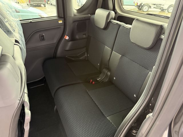 DAIHATSU TANTO CUSTOM 4WD 2025 Image 31