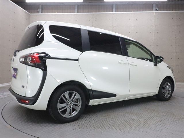 TOYOTA SIENTA HYBRID 2022 Image 31