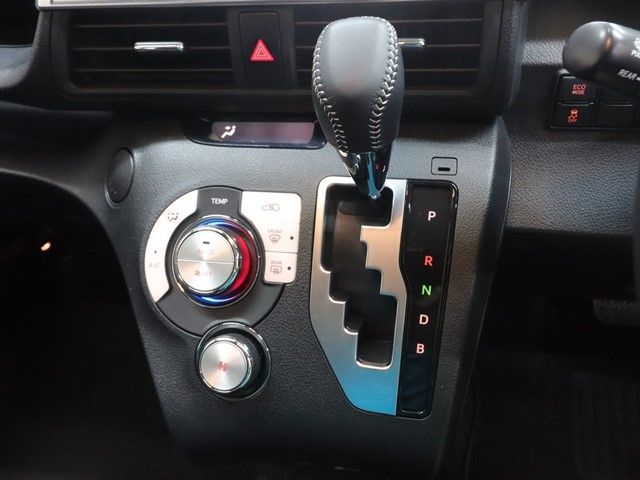 TOYOTA SIENTA HYBRID 2022 Image 31