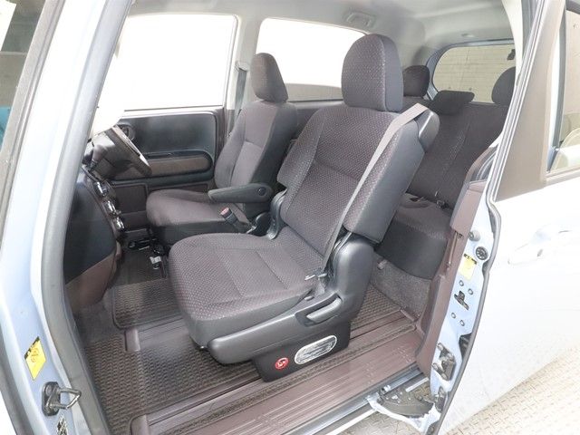 TOYOTA PORTE 2013 Image 31