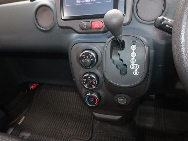 TOYOTA PORTE 2013 Image 31