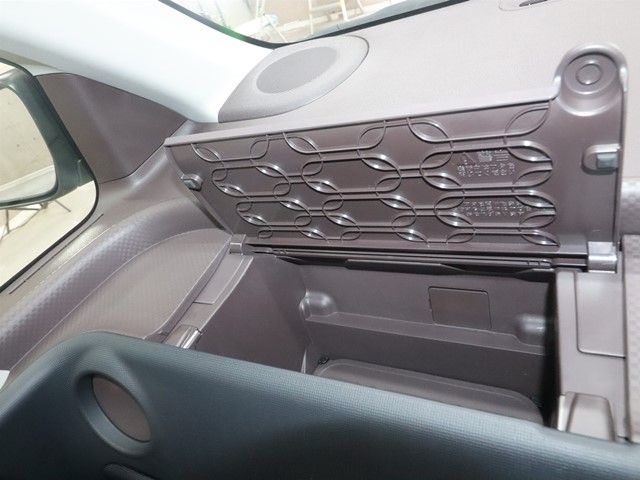 TOYOTA PORTE 2013 Image 31