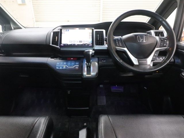 HONDA STEPWAGON SPADA 2014 Image 31