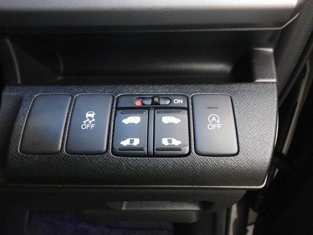 HONDA STEPWAGON SPADA 2014 Image 31