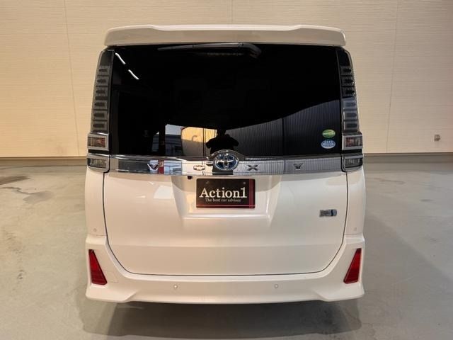 TOYOTA VOXY HYBRID 2019 Image 31