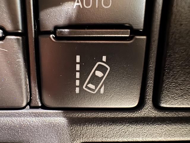 TOYOTA VOXY HYBRID 2019 Image 31