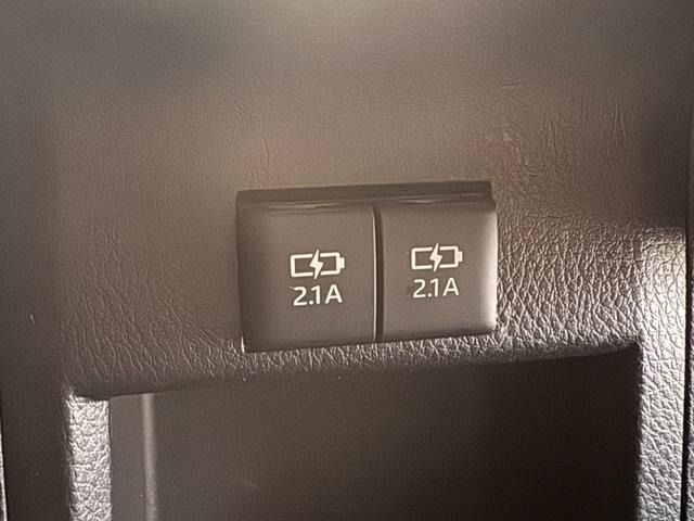 TOYOTA VOXY HYBRID 2019 Image 31