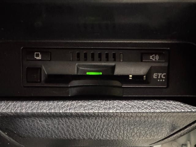 TOYOTA VOXY HYBRID 2019 Image 31