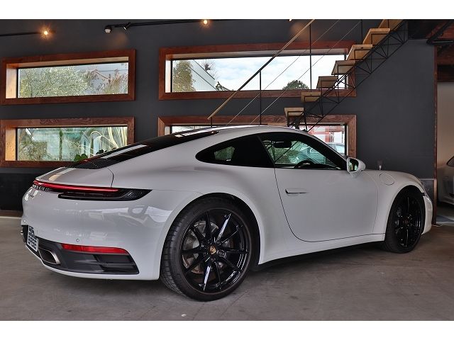 PORSCHE 911 2022 Image 31