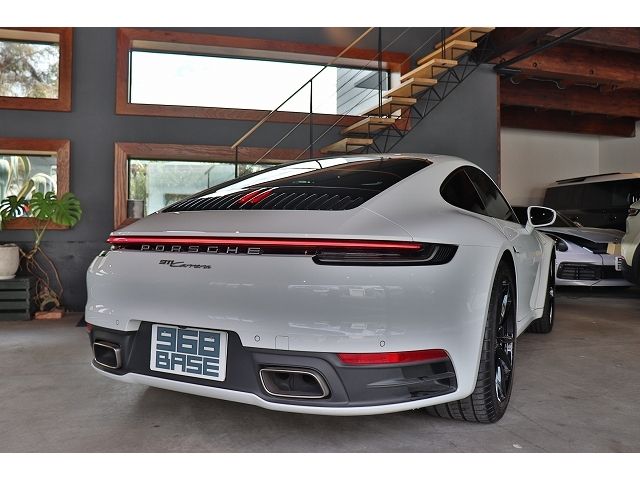 PORSCHE 911 2022 Image 31