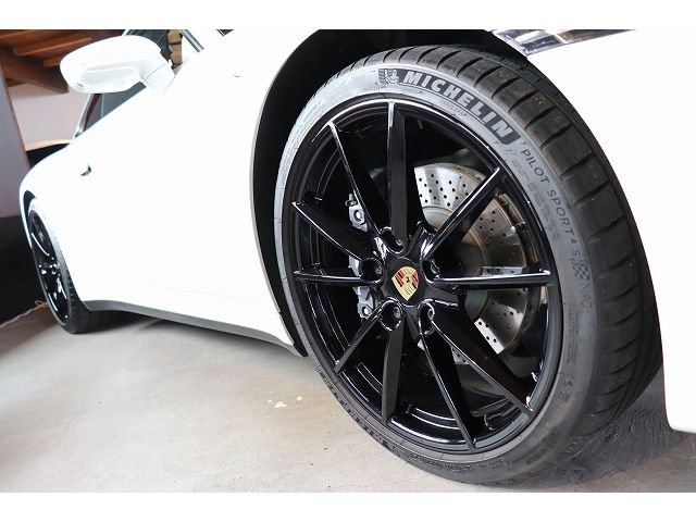 PORSCHE 911 2022 Image 31