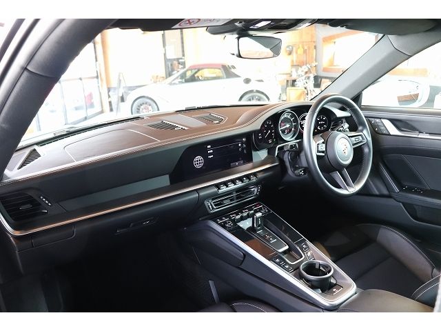 PORSCHE 911 2022 Image 31