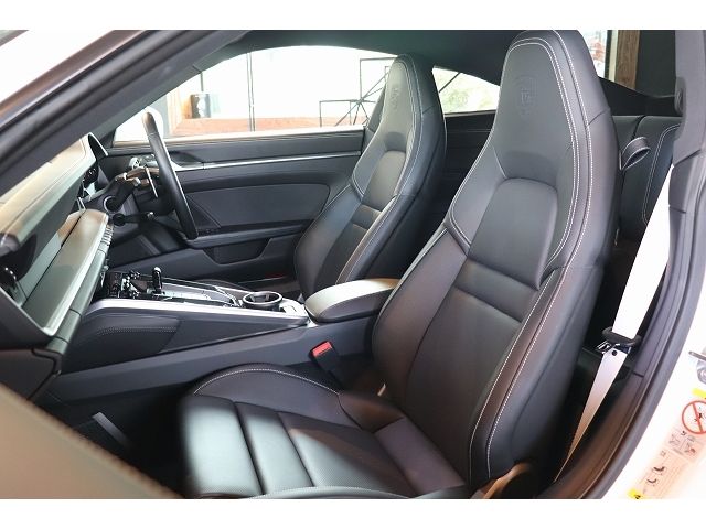 PORSCHE 911 2022 Image 31