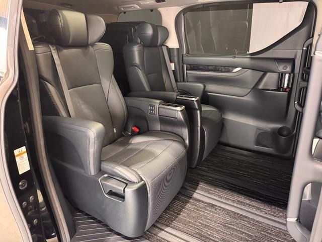 TOYOTA VELLFIRE 2018 Image 31