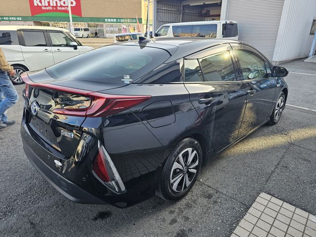 TOYOTA PRIUS PHV 2021 Image 31