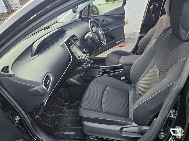 TOYOTA PRIUS PHV 2021 Image 31