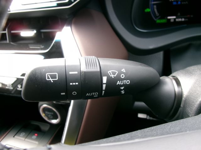 TOYOTA HARRIER HYBRID 2023 Image 31