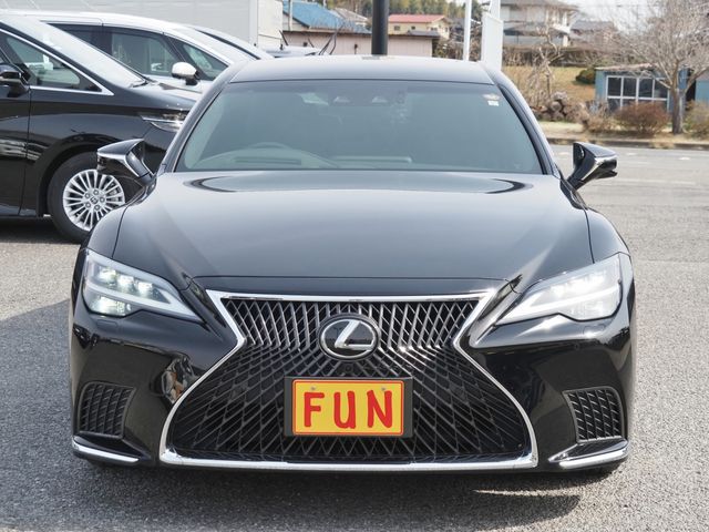 TOYOTA LEXUS LS500H 2023 Image 31