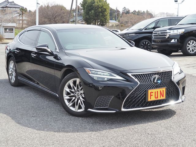 TOYOTA LEXUS LS500H 2023 Image 31