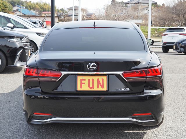 TOYOTA LEXUS LS500H 2023 Image 31