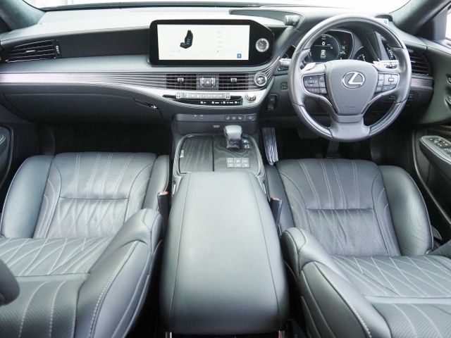 TOYOTA LEXUS LS500H 2023 Image 31