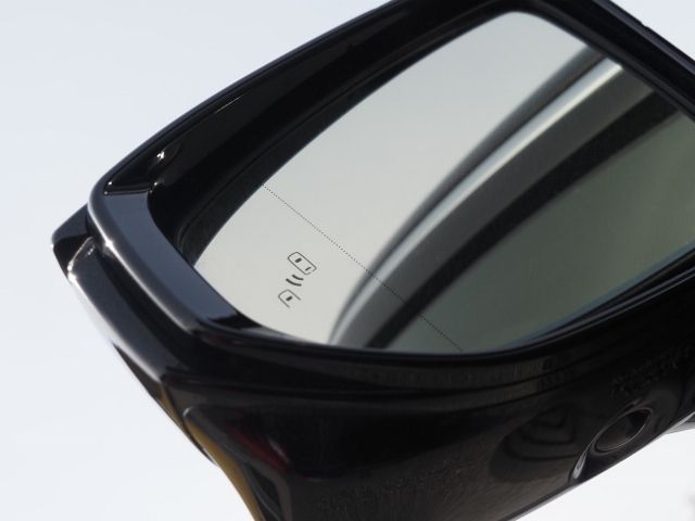 TOYOTA LEXUS LS500H 2023 Image 31