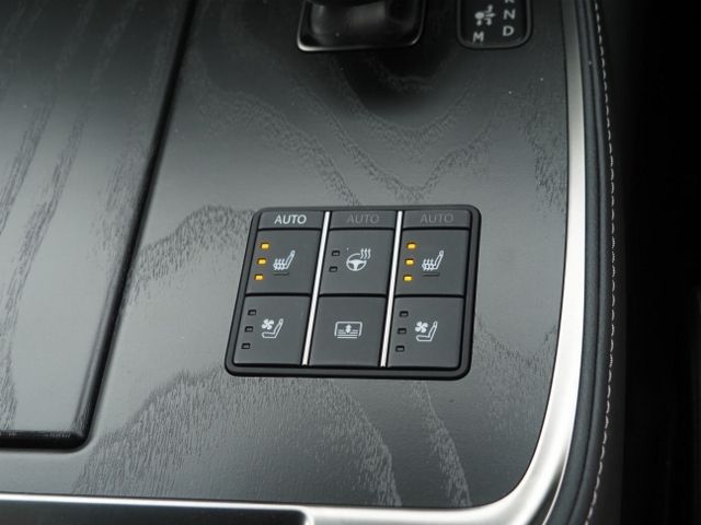 TOYOTA LEXUS LS500H 2023 Image 31