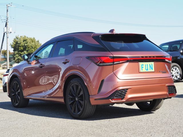 TOYOTA LEXUS RX500H 2023 Image 31